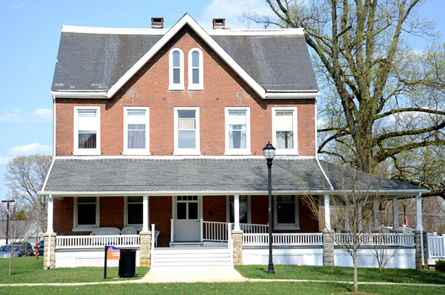 alumni-house.jpg