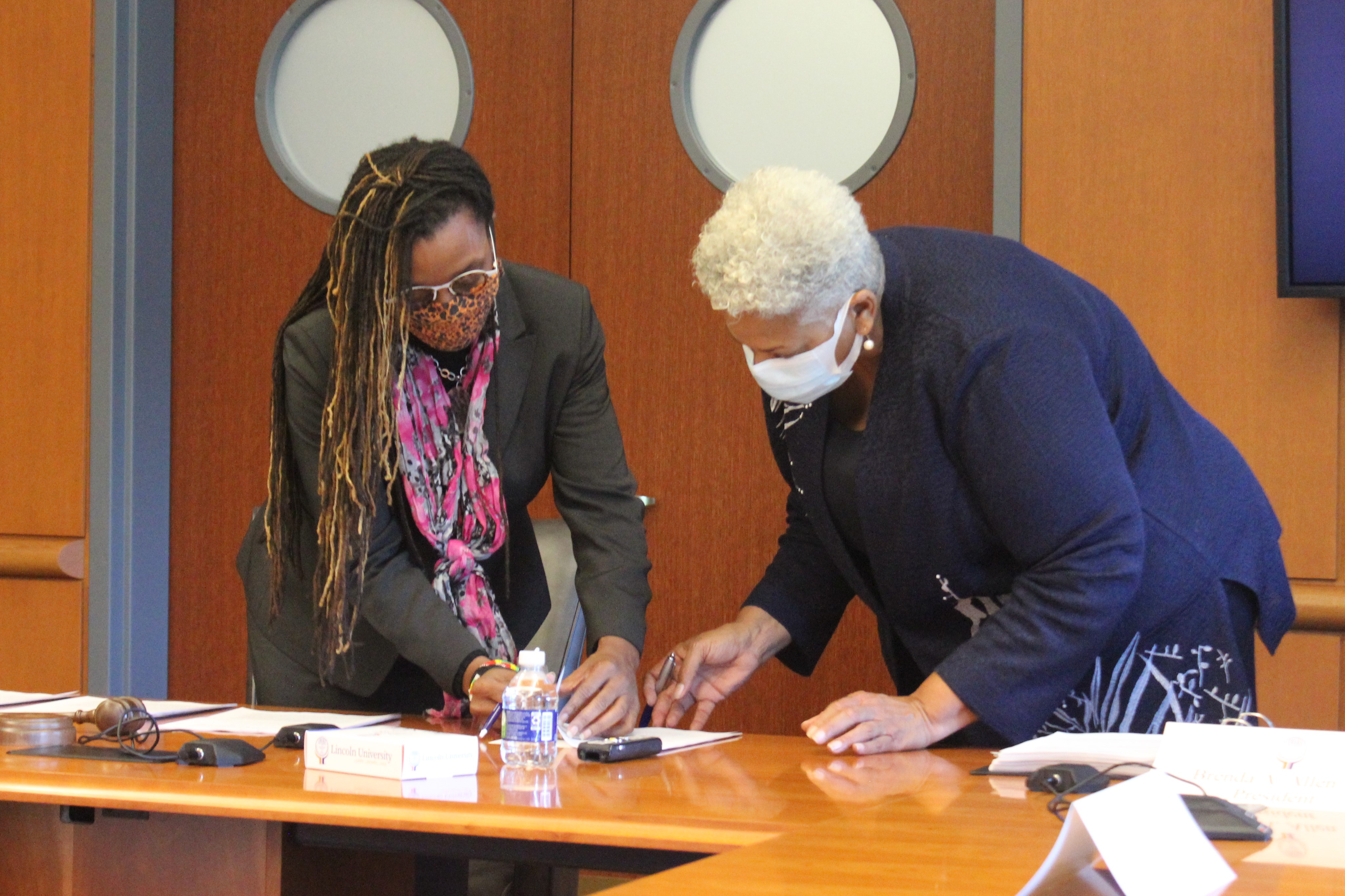 Chairlady Theresa R. Braswell and President Brenda A. Allen